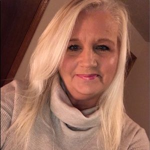 Meet your Posher, Debbie